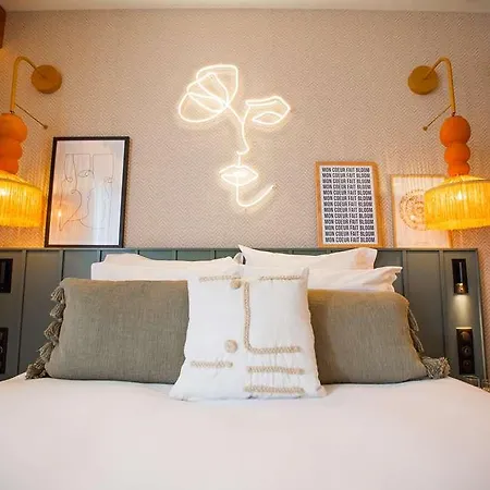 Bloom House & 4* Paris