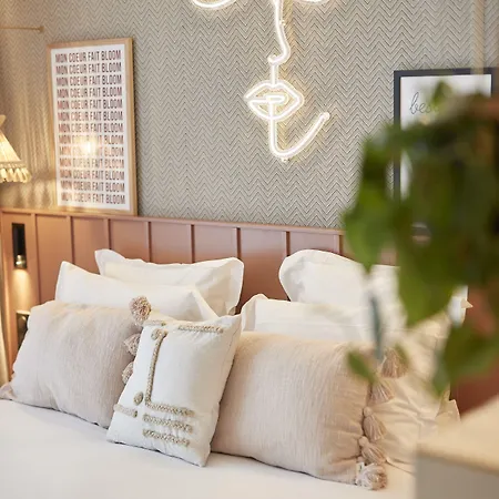 Bloom House & 4* Paris