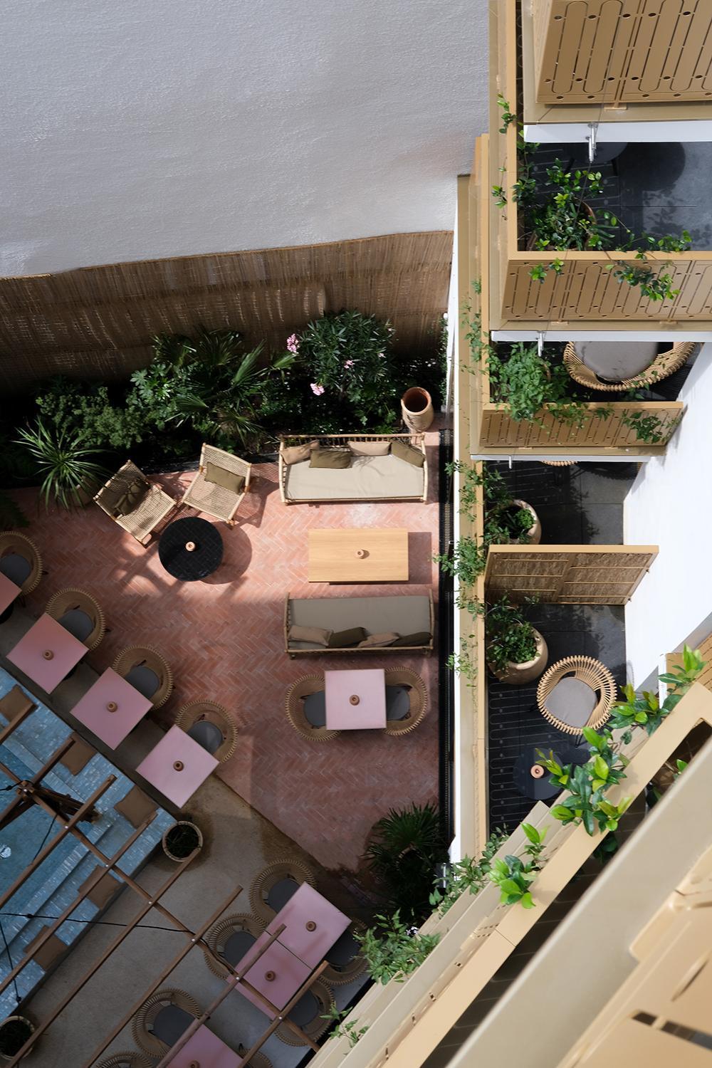 Bloom House & Parigi