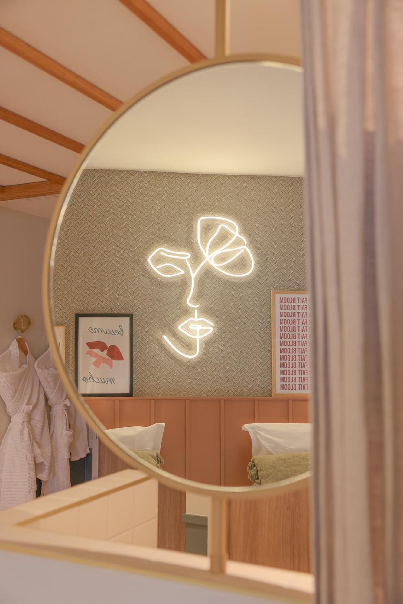 Bloom House & 4* Parigi