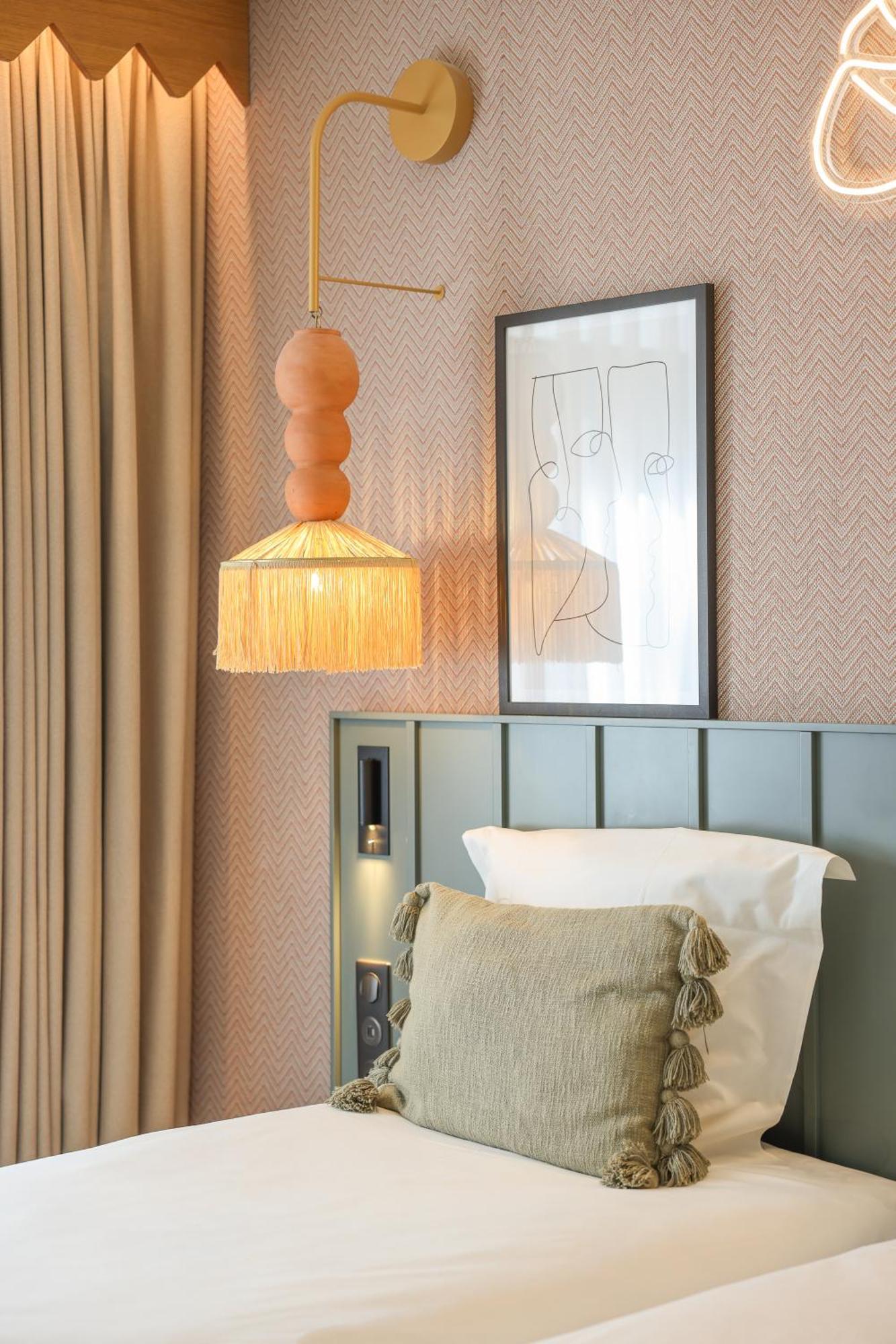 Bloom House & Parigi